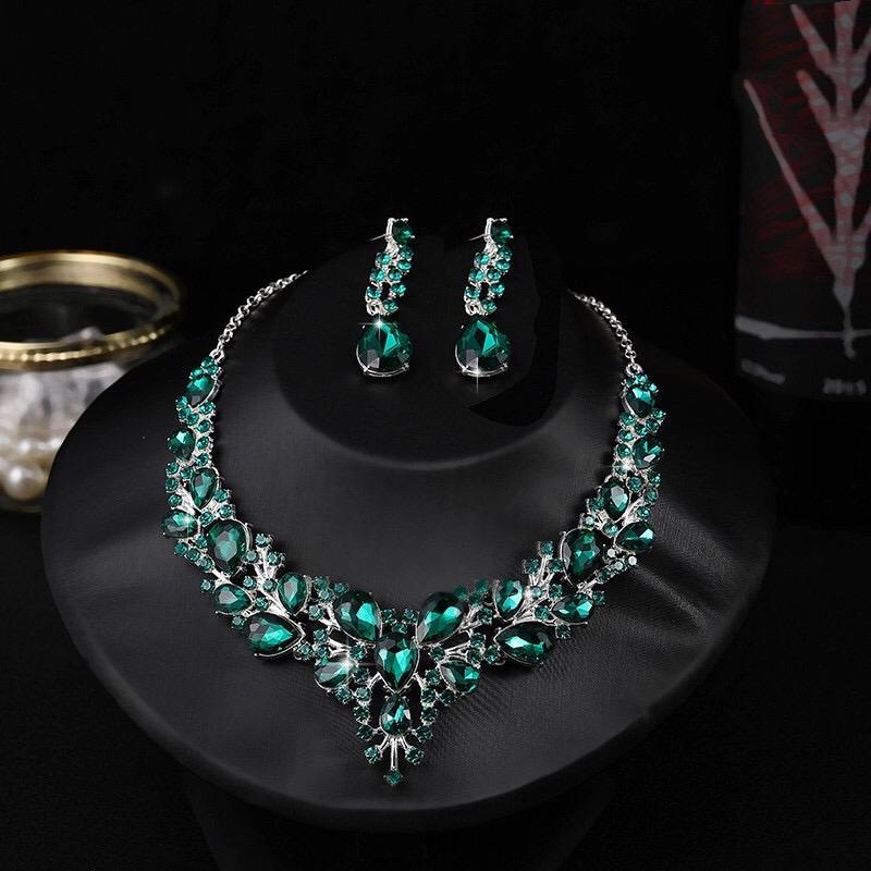Emerald Green Crystal Luxury Necklace Set with Drop Earrings – Premium Bridal & Party Jewelry